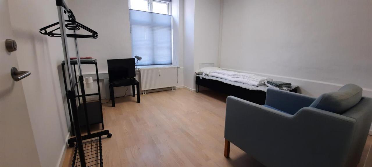 Private Room In A Shared Apartment โอเดนเซ ภายนอก รูปภาพ