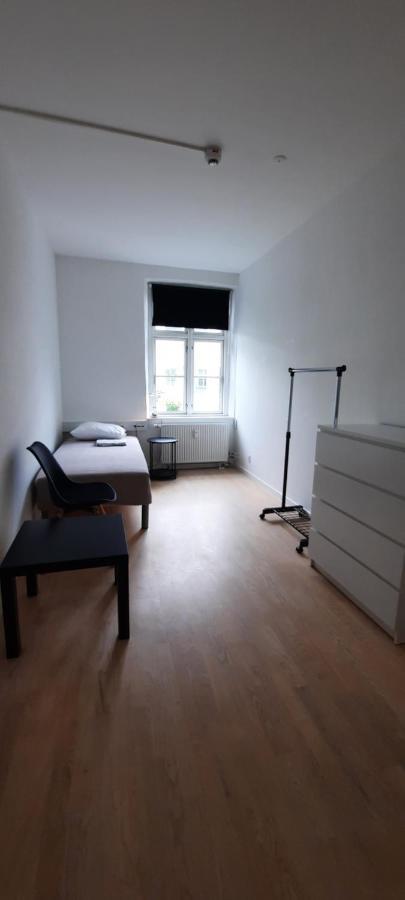 Private Room In A Shared Apartment โอเดนเซ ภายนอก รูปภาพ